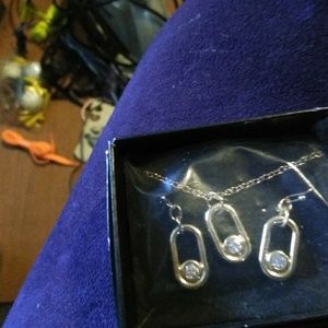 Earring and necklace set